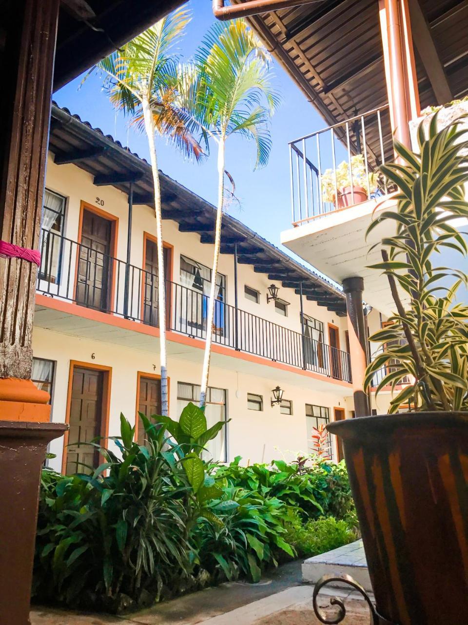 Hotel Villa De Flores Uruapan  Exteriér fotografie